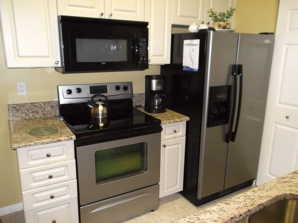 STAINLESS STEEL APPLIANCES 