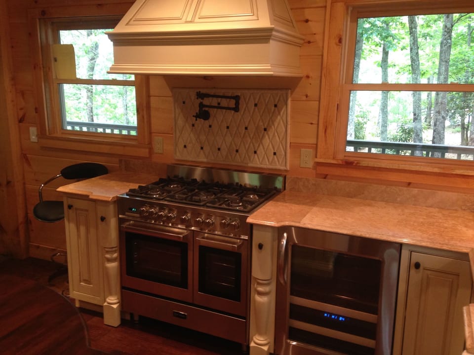 Dual Fuel Double Oven, pot filler and beverage center