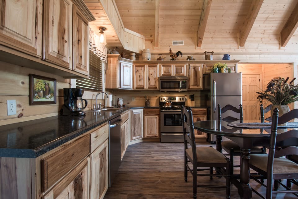 Branson Cabin Rental - Owl's Nest Cabin - Upper Kitchen