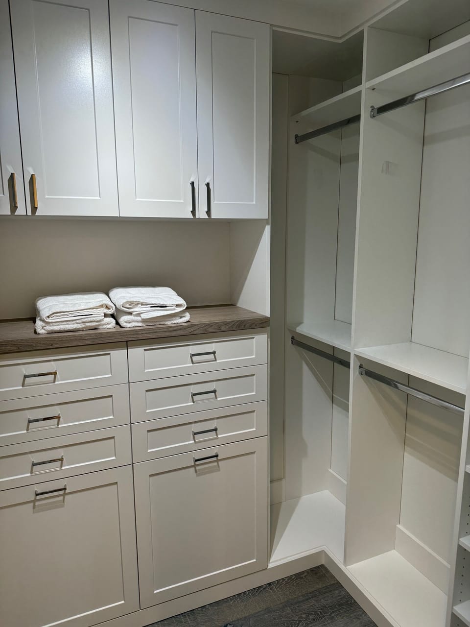 ocean bedroom - walk in closet