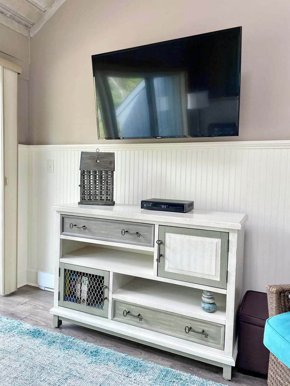 55” TV and wifi