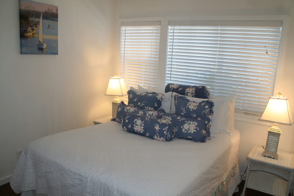 Charming Bedroom with Queen Size Bed