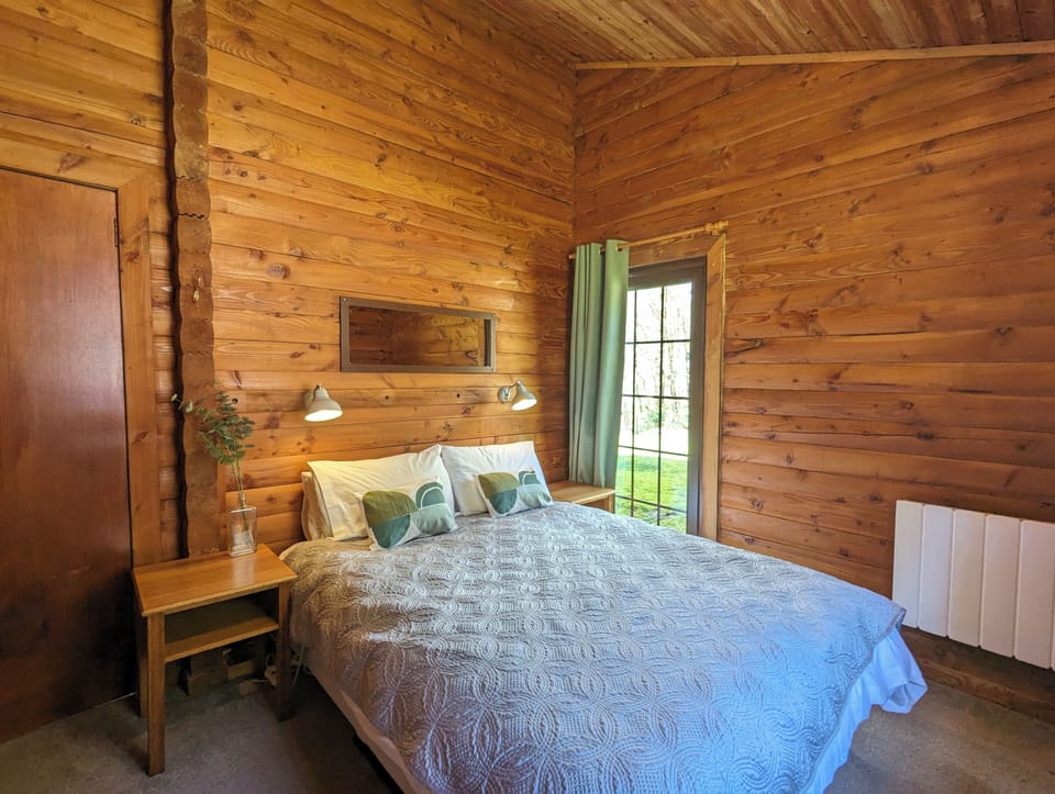 Second double bedroom (king sized bed)