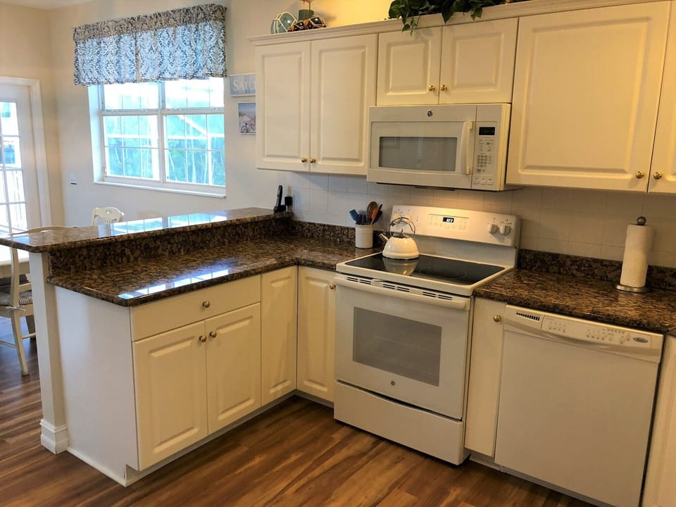 New stove/oven and fridge May 2021