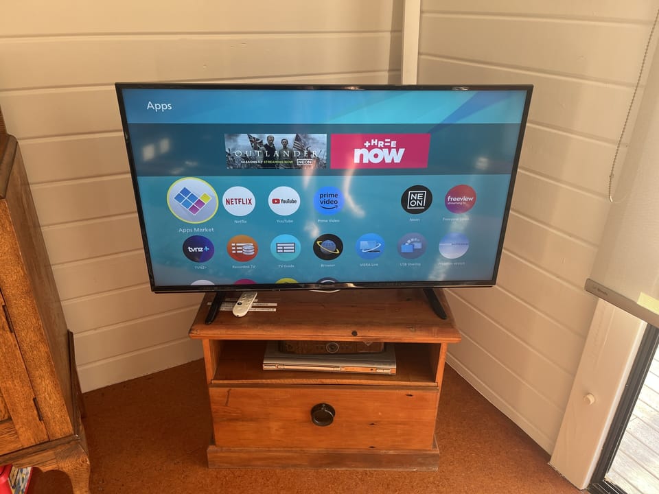 Streaming and Sky TV available