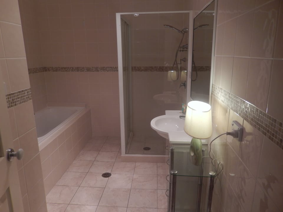 Main bathroom