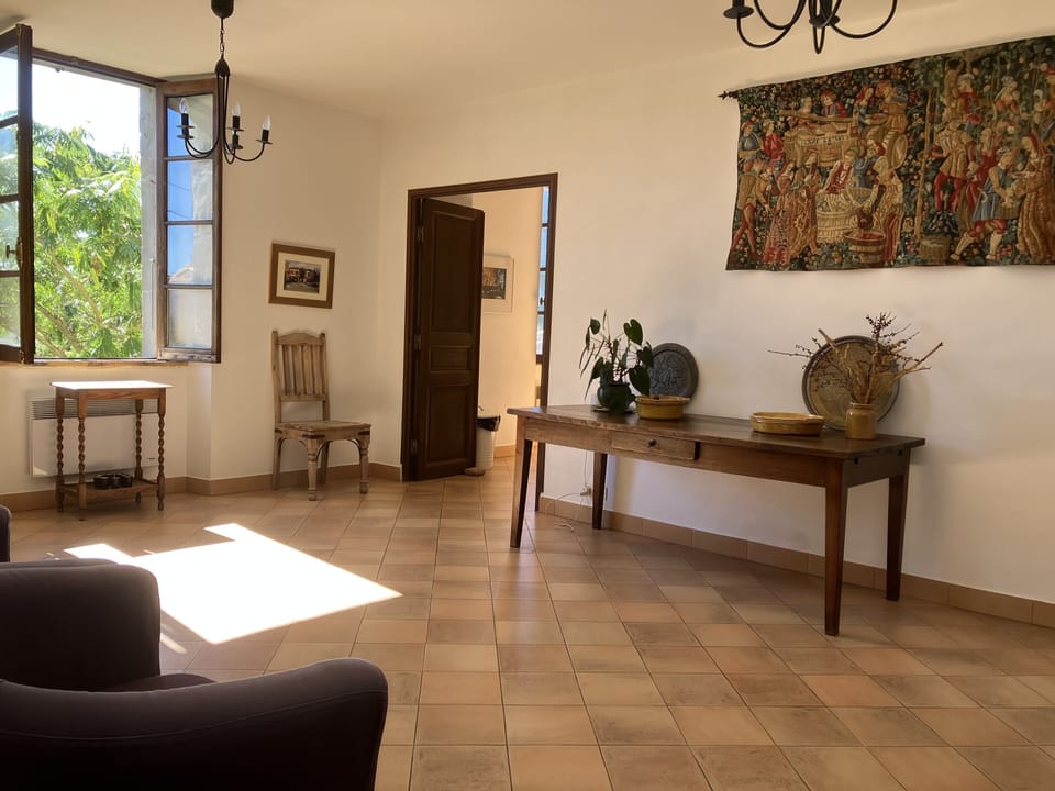 Upstairs Hall - Leading to Kitchen and Livingroom - full views across the garden
