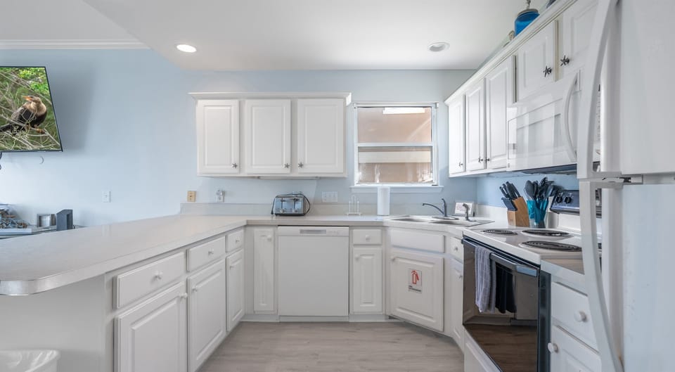 Full Size Kitchen