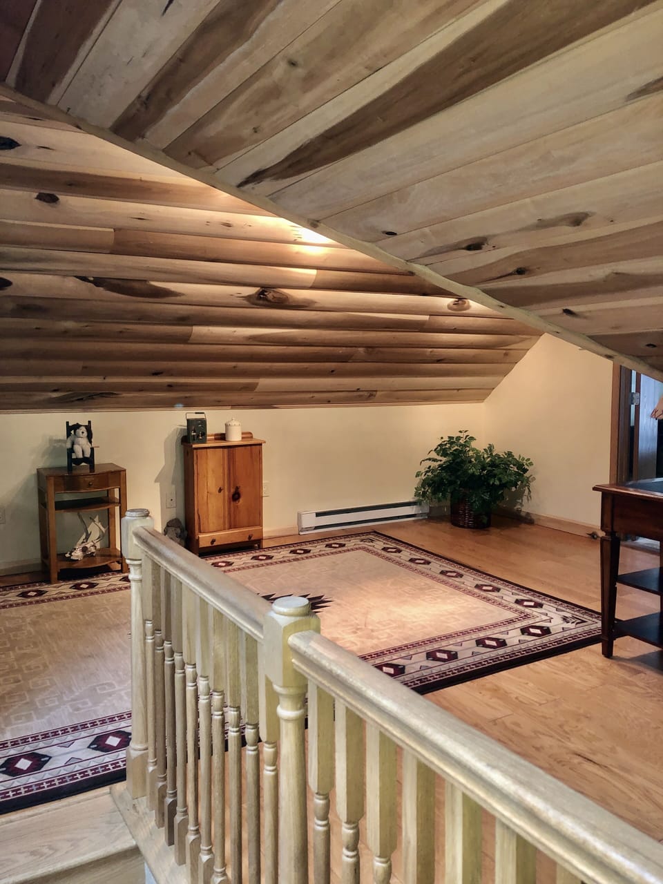 Upstairs loft area 