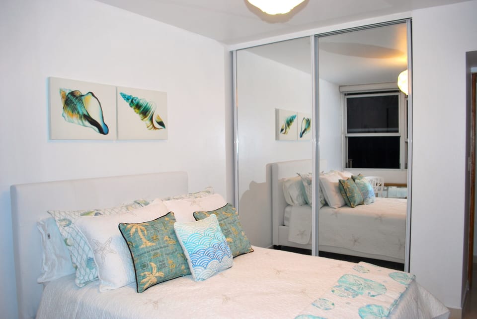 Second Bedroom with mirrored closet doors
