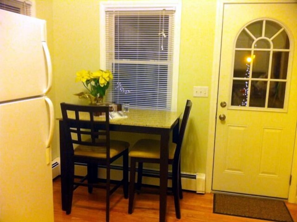 Granite Kitchen table.
Old photo before new stainless fridge
