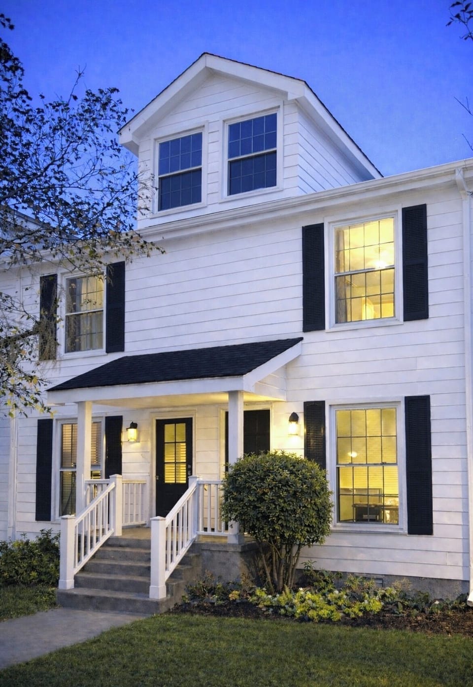 The 2-story townhouse is in the popular Historic District-Private courtyard.