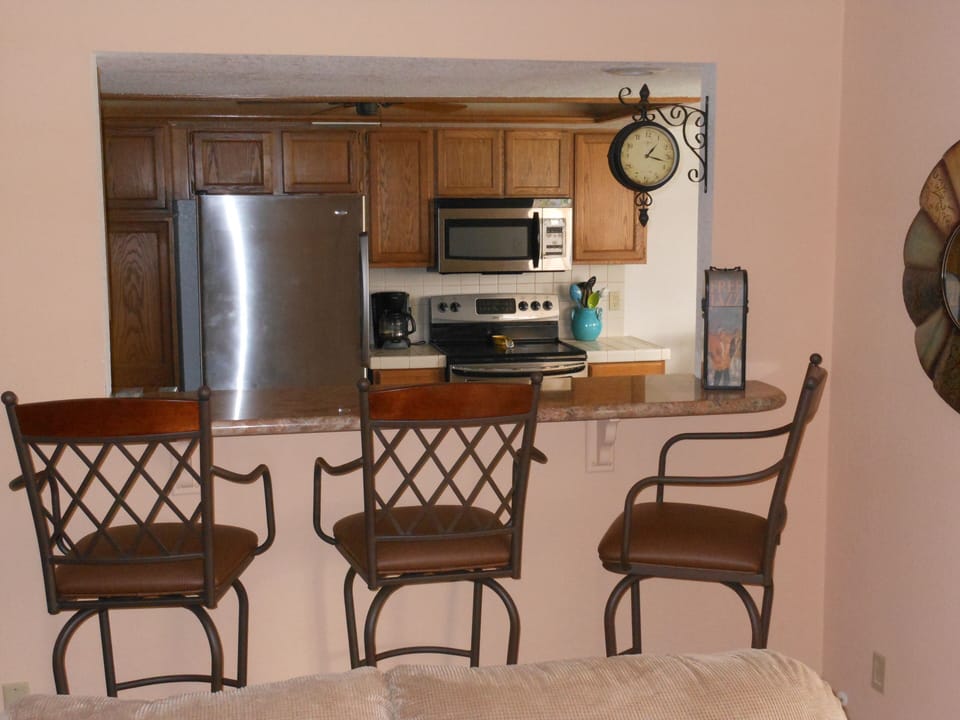 Breakfast Bar, dinner bar......cocktail bar?