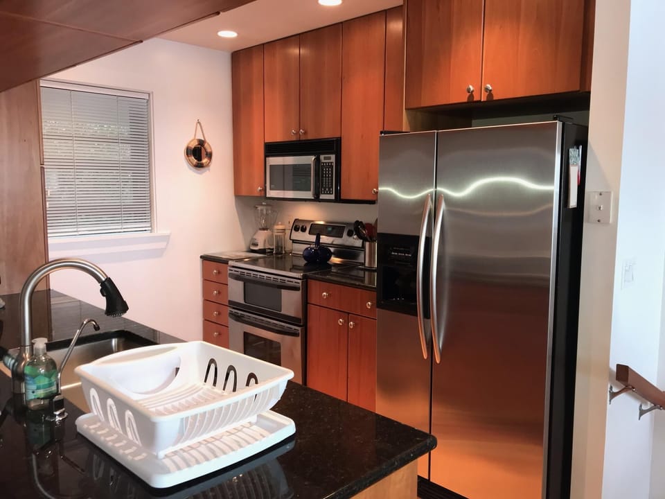 Full size kitchen 