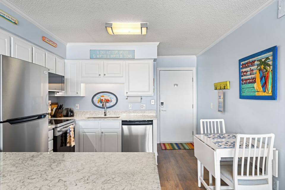 Seating at the countertop for two. 