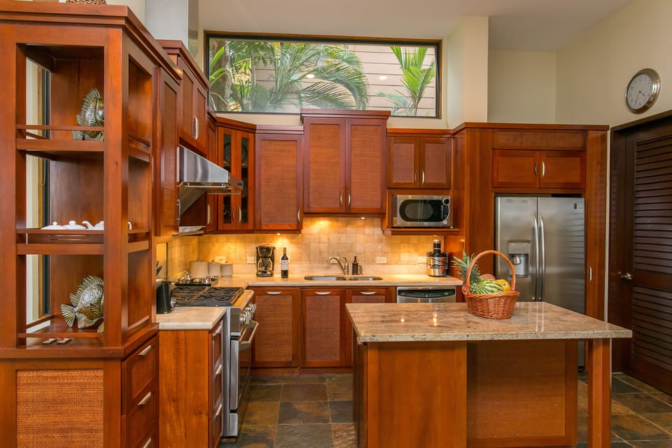 Upscale full kitchen.  Great for chefs!