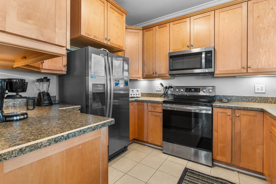 full kitchen