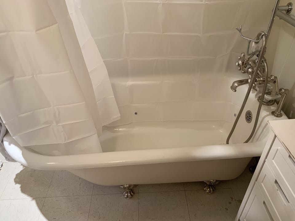 Clawfoot Deep Soaking Tub