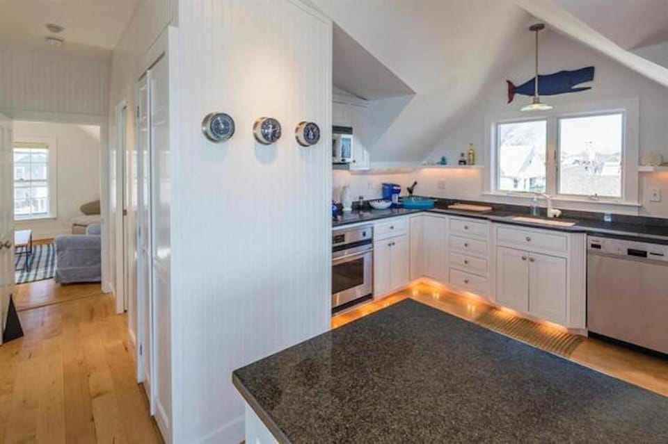 Spacious and well-equipped kitchen
