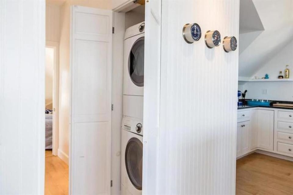 In-unit laundry