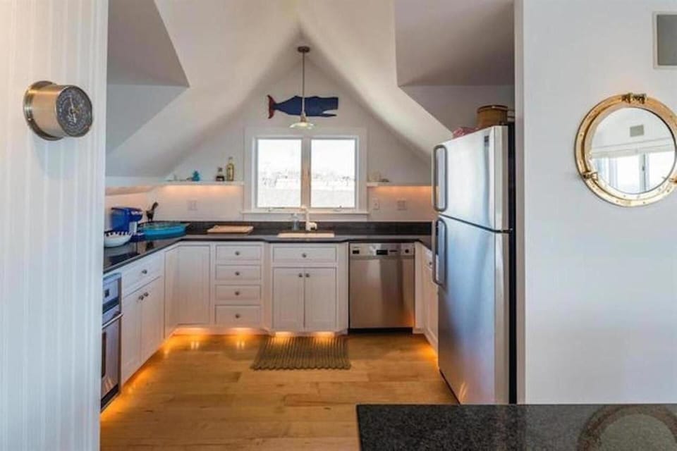 Spacious and well-equipped kitchen