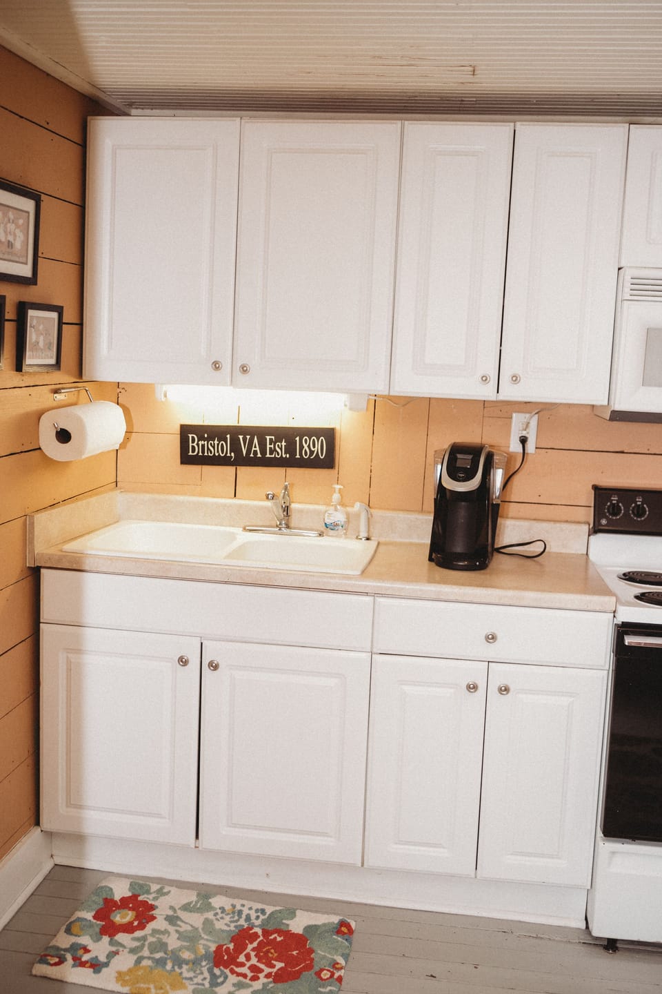 More of the kitchen. 