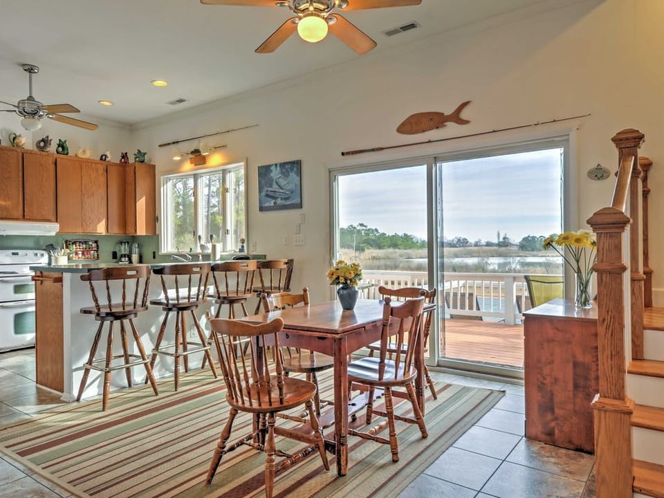 Breakfast area off the kitchen
