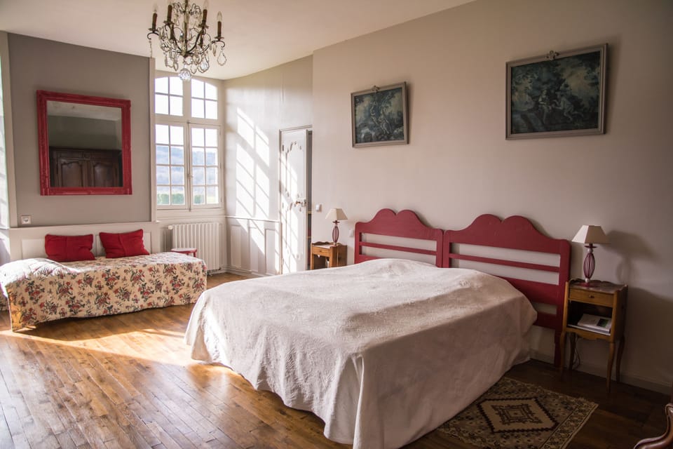 Deluxe Double Room (Grande Chambre) | Premium bedding, individually decorated, individually furnished, desk