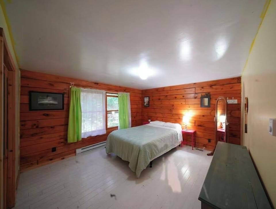 Main floor bedroom. Queen.