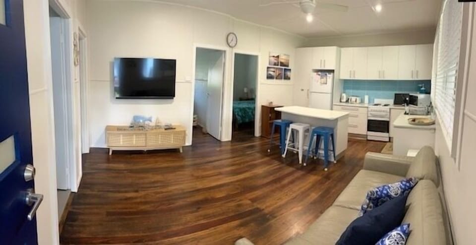 Kitchen & TV area 