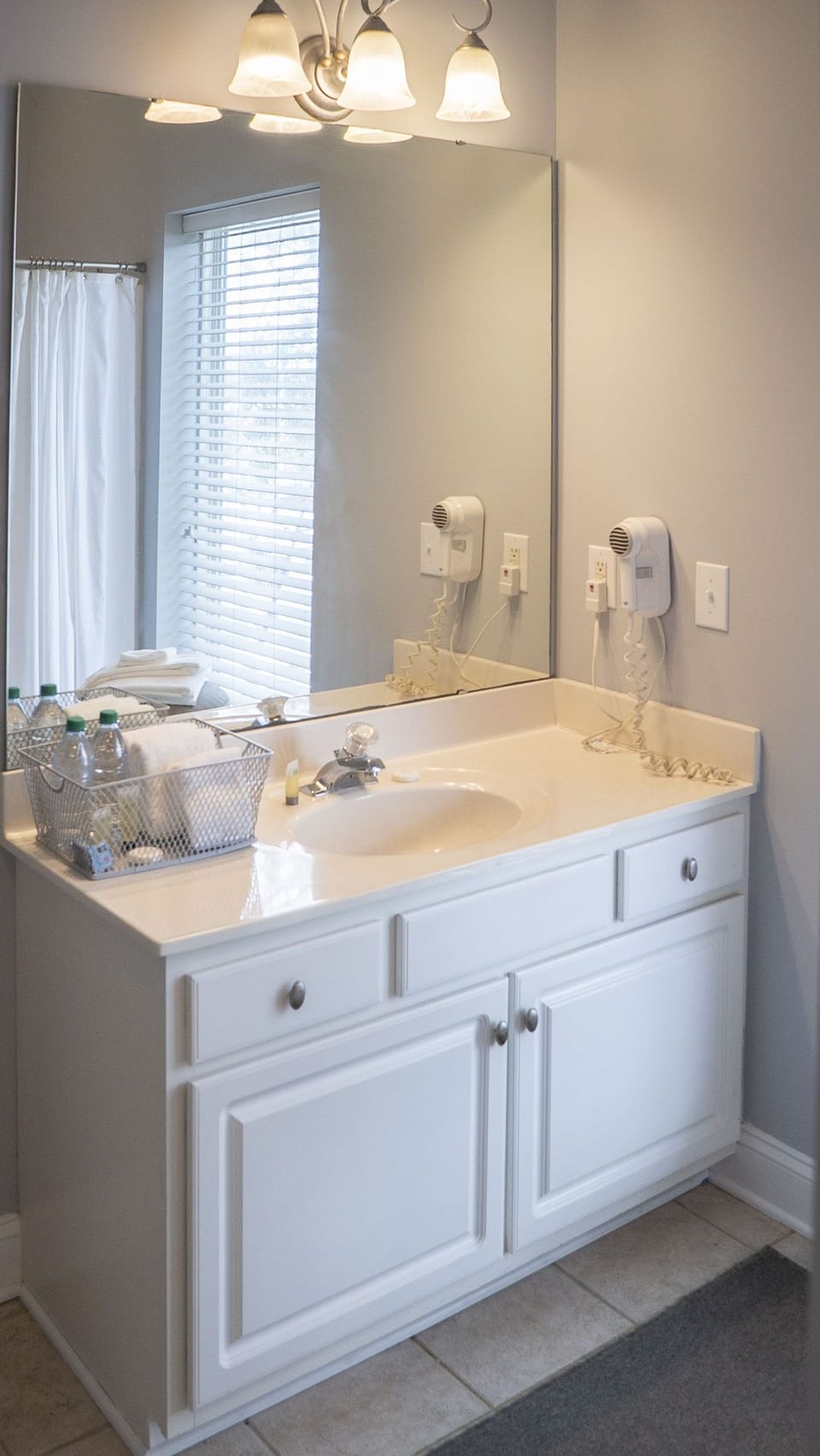 Main bath with jetted tub/shower combo