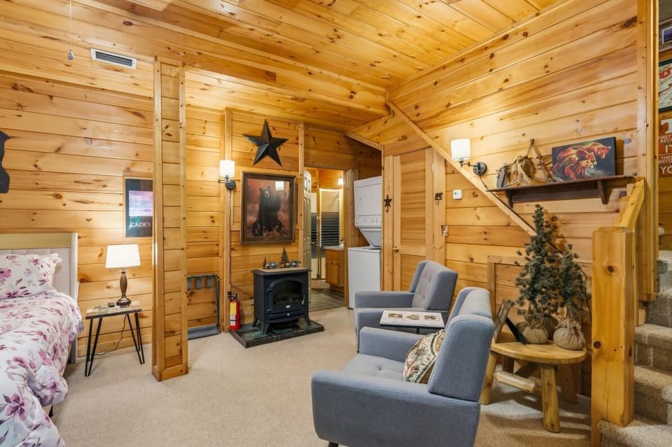 Lower level sitting area