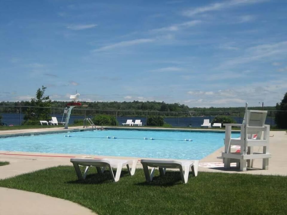 Heated pool