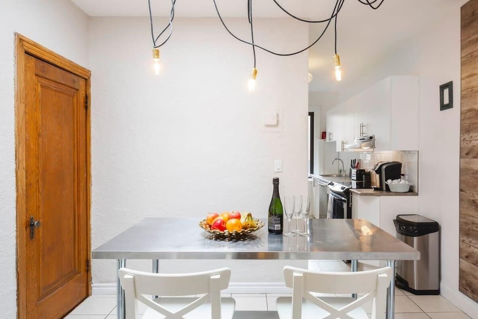Perfect spot to chat and prepare a nice dinner 