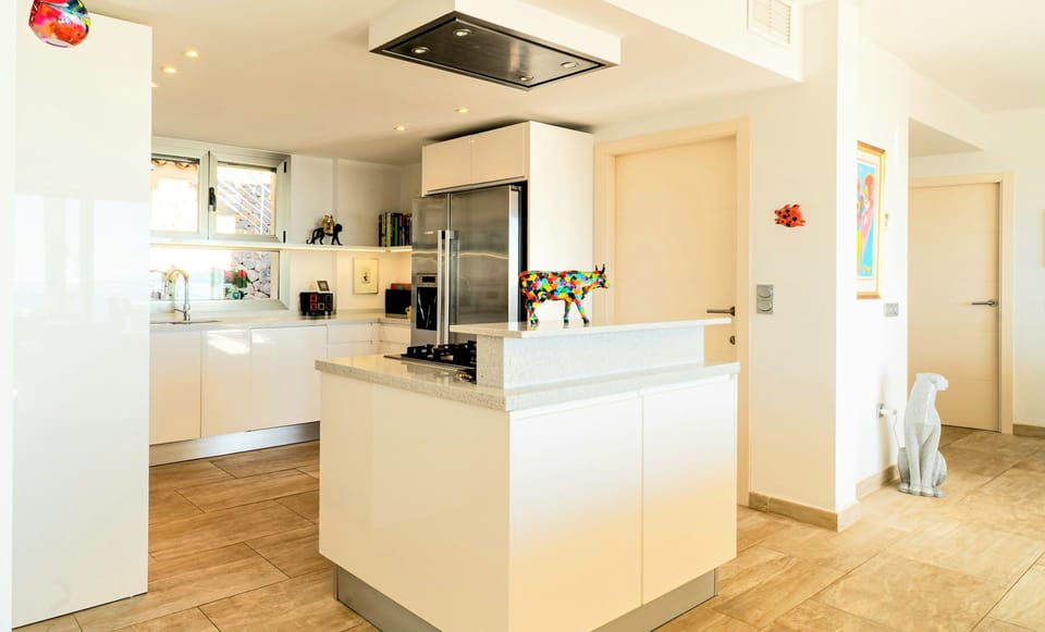 Ultra modern kitchen with integrated Bosch appliances
