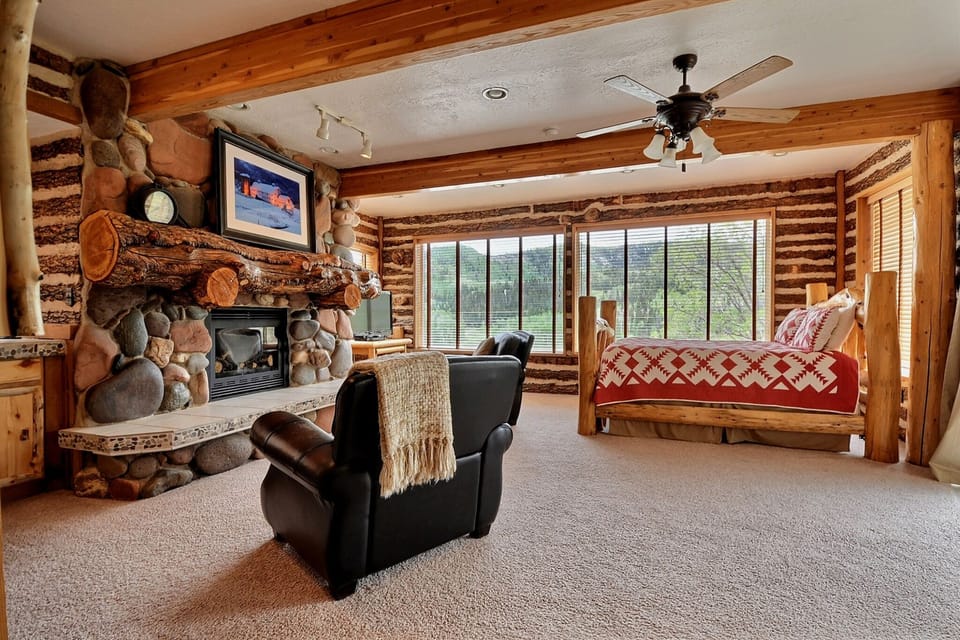 Lake Room