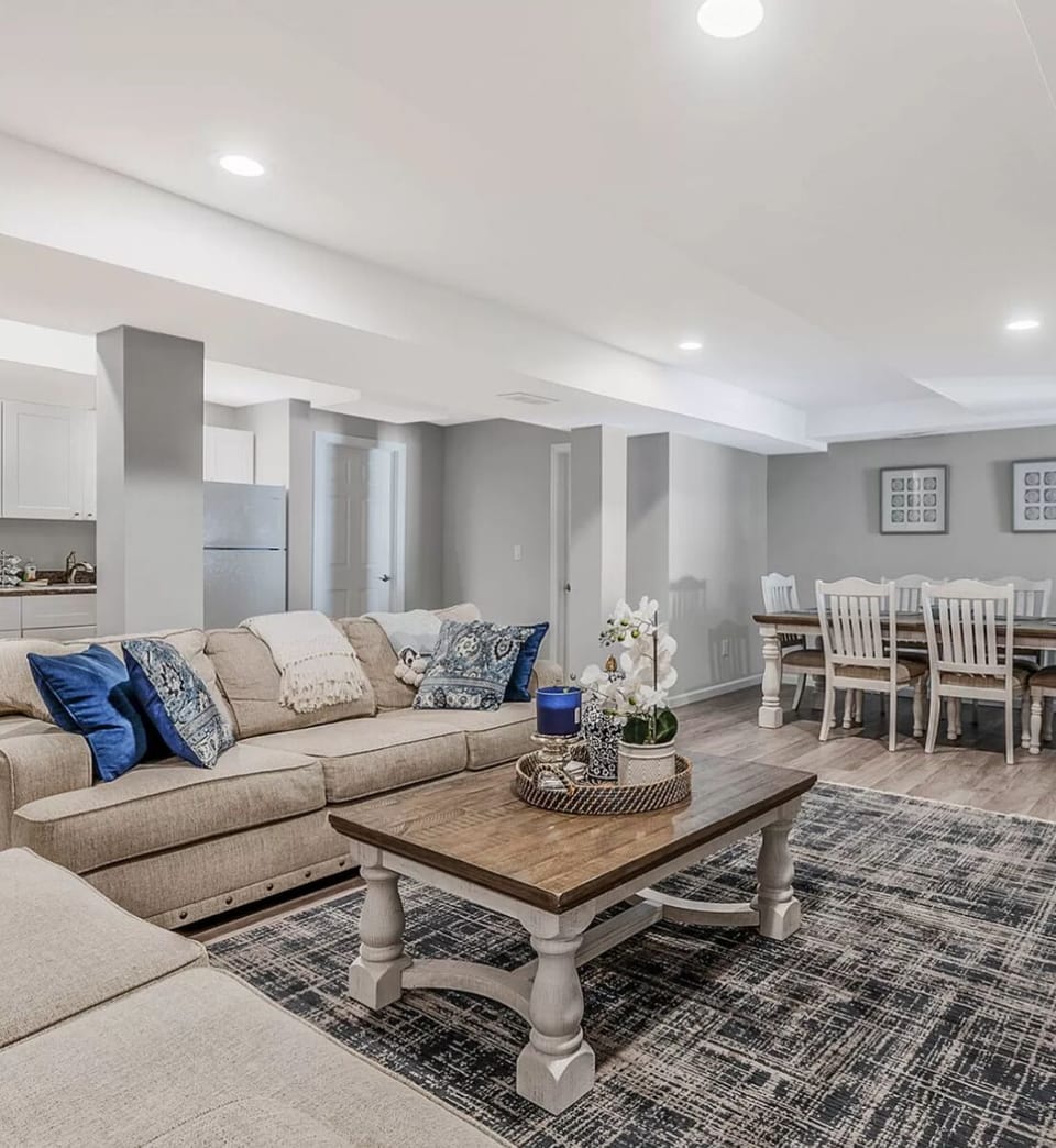 “Large recreation room with open layout and dining area.”