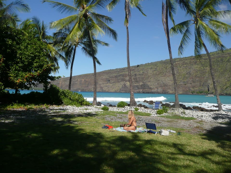 Manini Beach Park with Captain Cook Monument and K Bay views. Visit the garden!