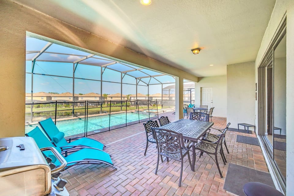 patio,BBQ and chairs