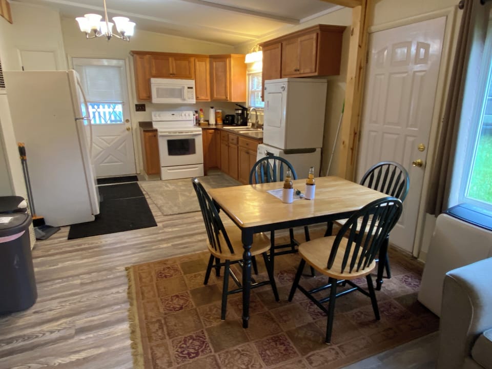 Dining Area (1)