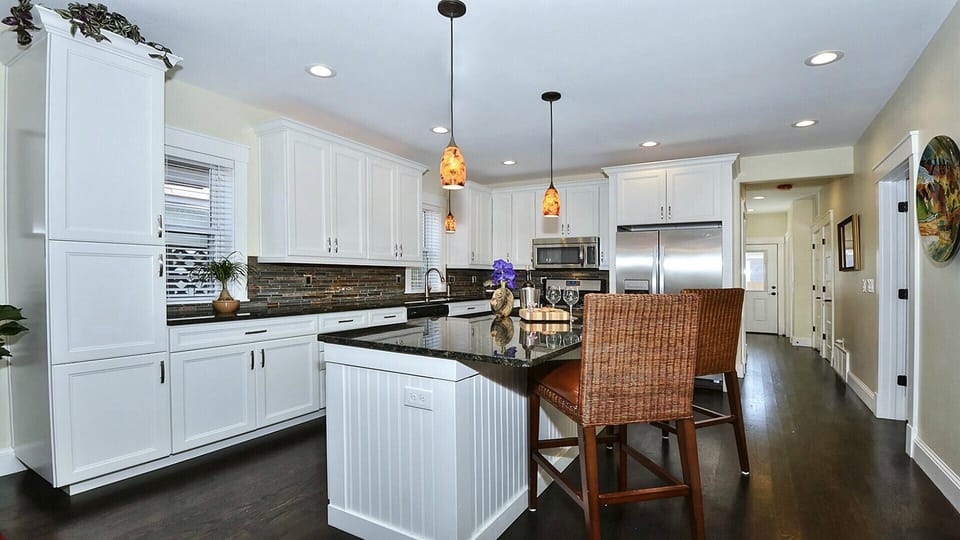 Roomy kitchen with lots of storage