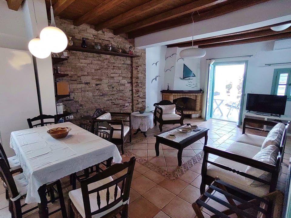 open planned dining & living area