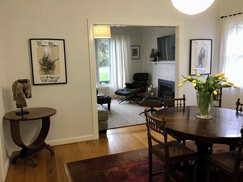 Dining and lounge