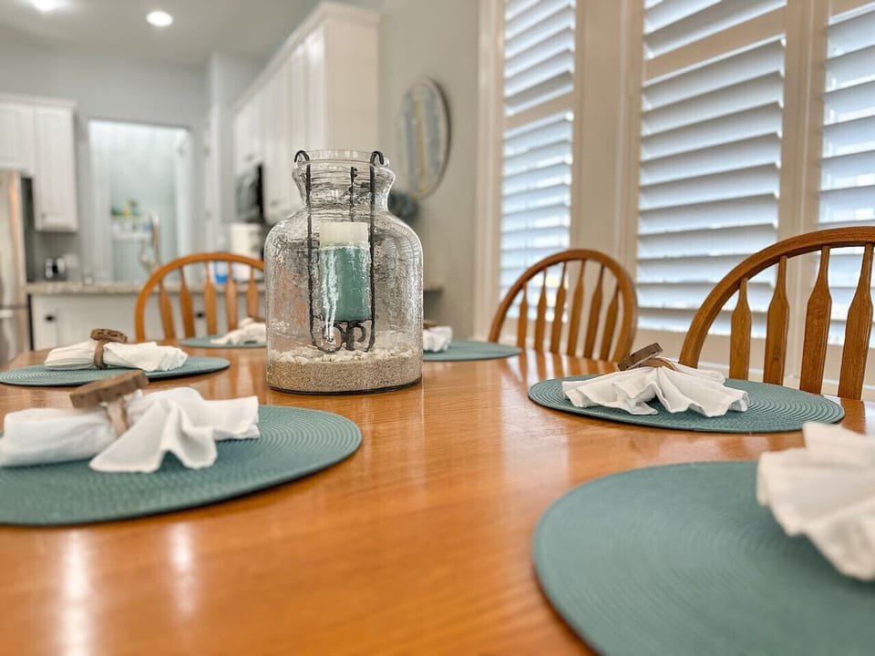 Spacious dining and bar area — perfect for meals, games, and lively conversation.