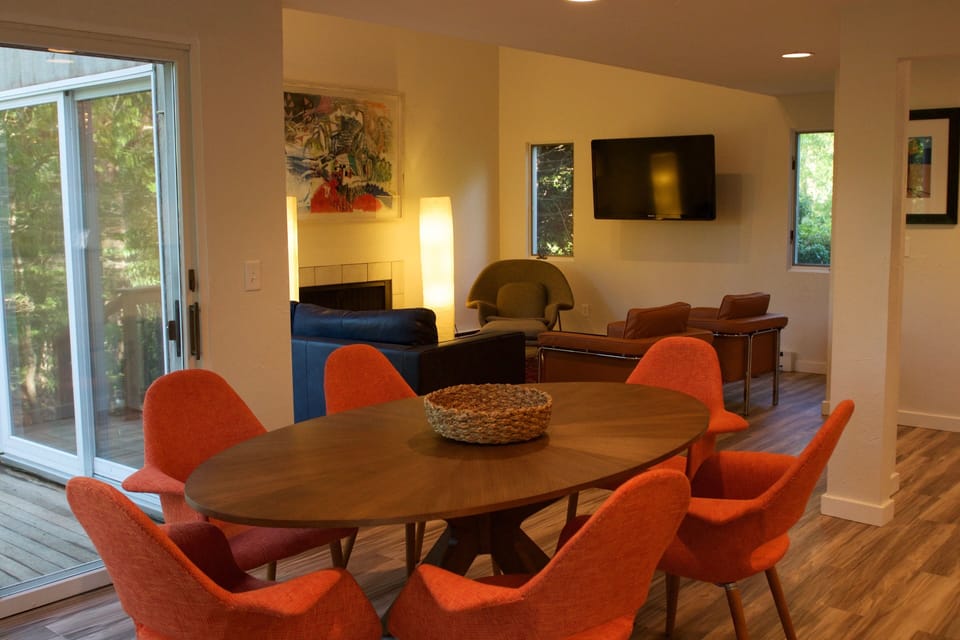 Dining are and living area