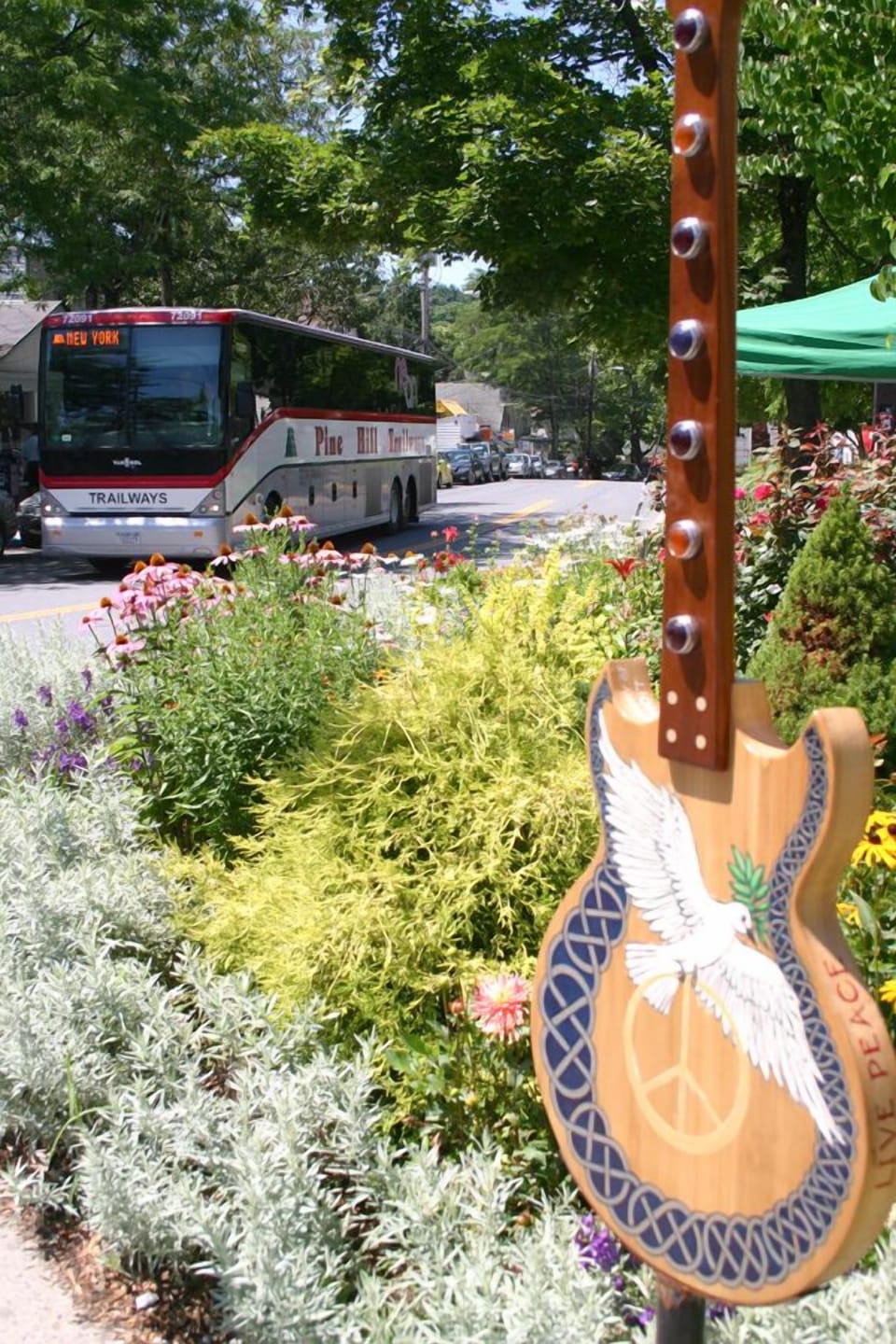 Walk to RC Writer's Studio from the NYC bus stop at the Woodstock Village Green