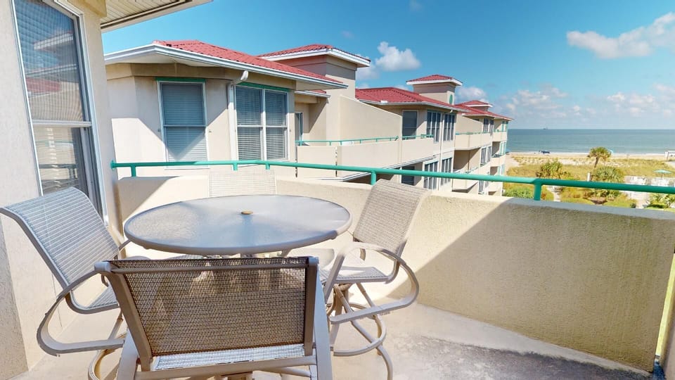 Private Balcony - Ocean Views