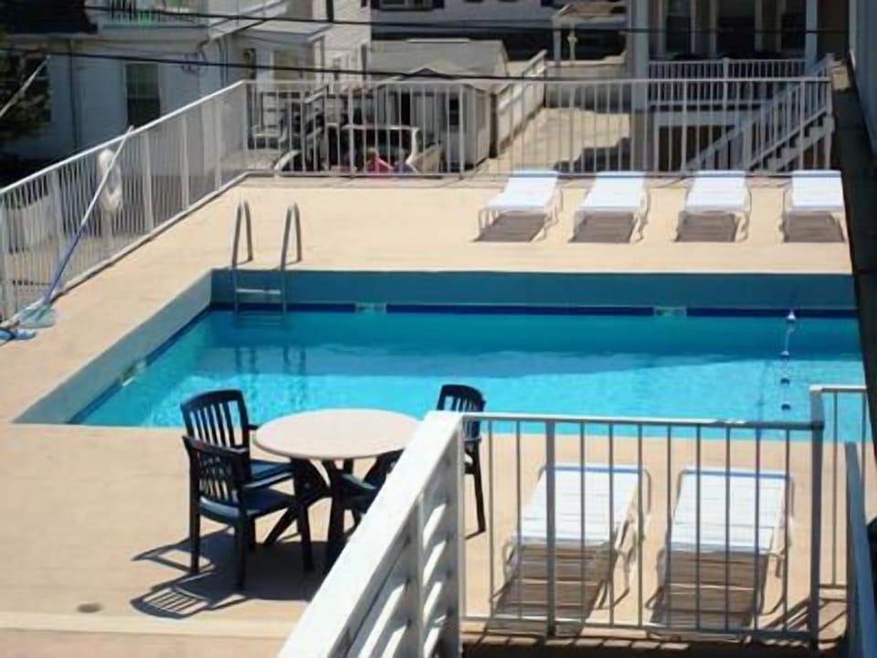 Lounge, swim and dine at the swimming pool located on the same level.