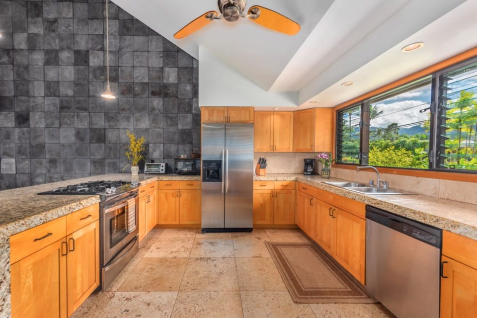 Luxurious, Well-provisioned Hanalei Kitchen - Entertain in style with stunning mountain views from you kitchen