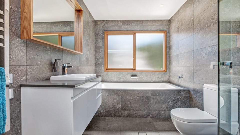Main bathroom